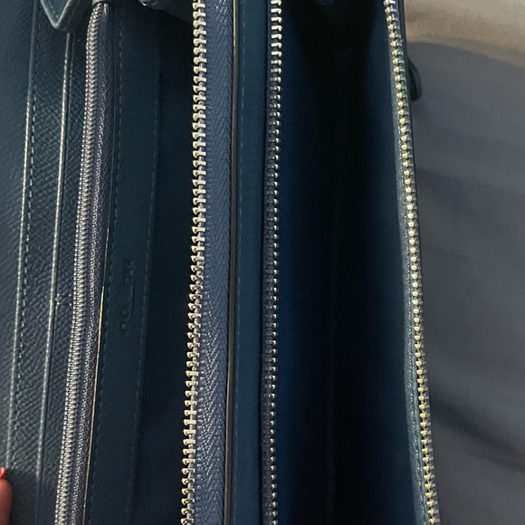 Blue Coach wristlet wallet. In new condition. - Picture 5 of 9
